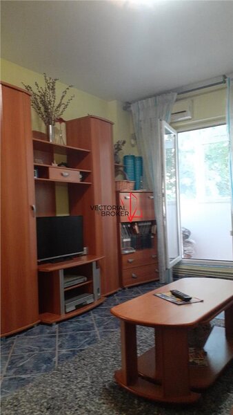 Basarabia, Diham, 3 camere, et. 1, 70 mp, centrala, bl. 1983, amenajat,